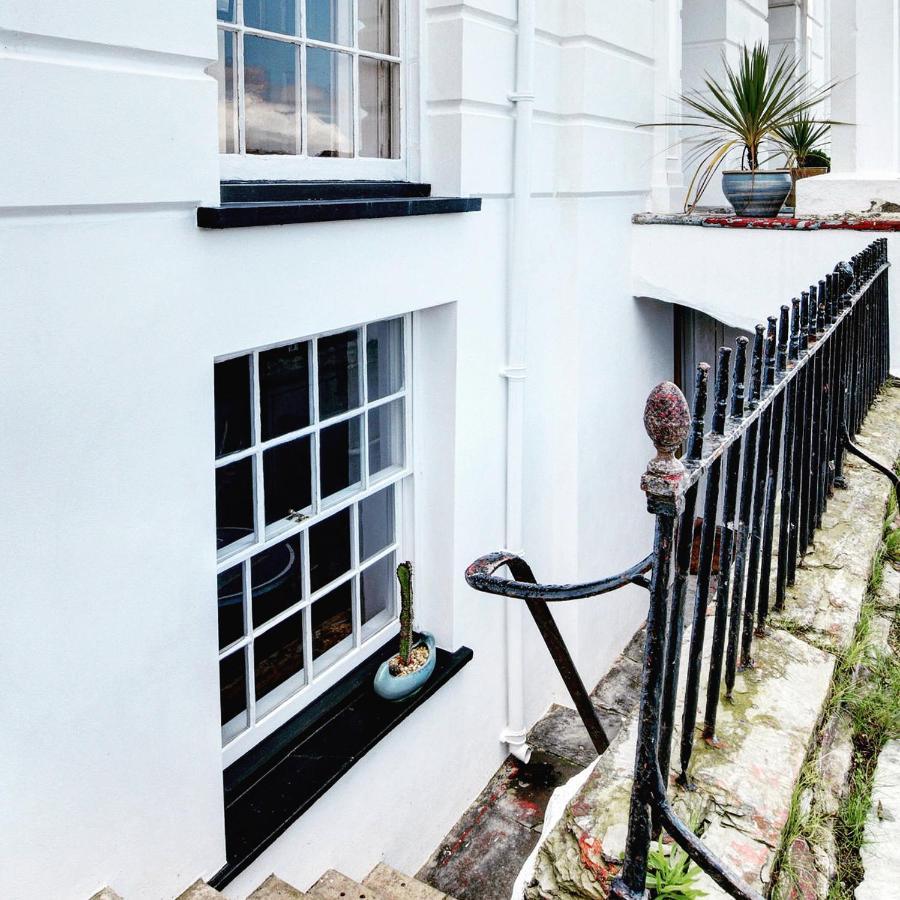 Paramount Apartments Ilfracombe, Arty Seaside Holiday Apartments Exterior foto