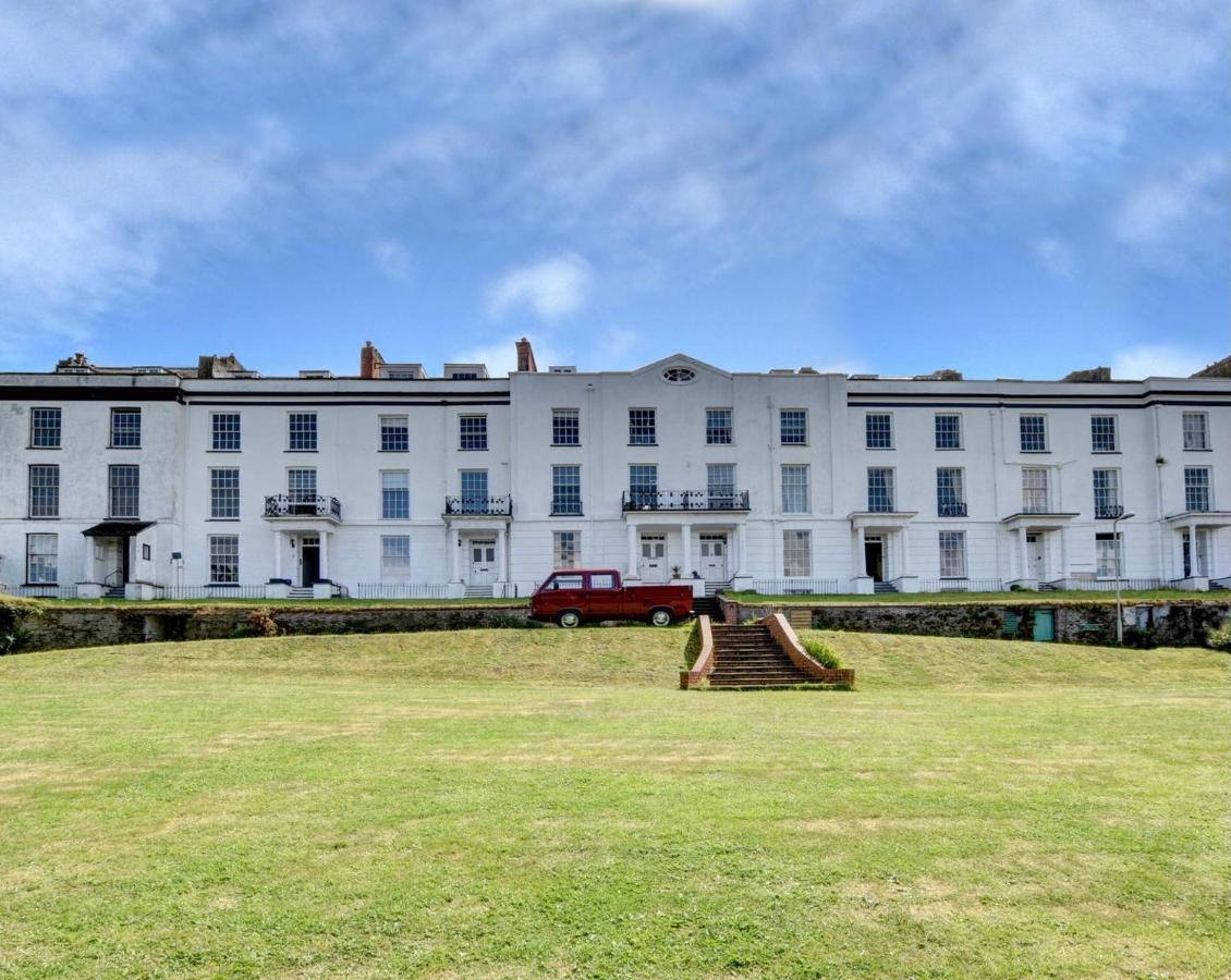 Paramount Apartments Ilfracombe, Arty Seaside Holiday Apartments Exterior foto
