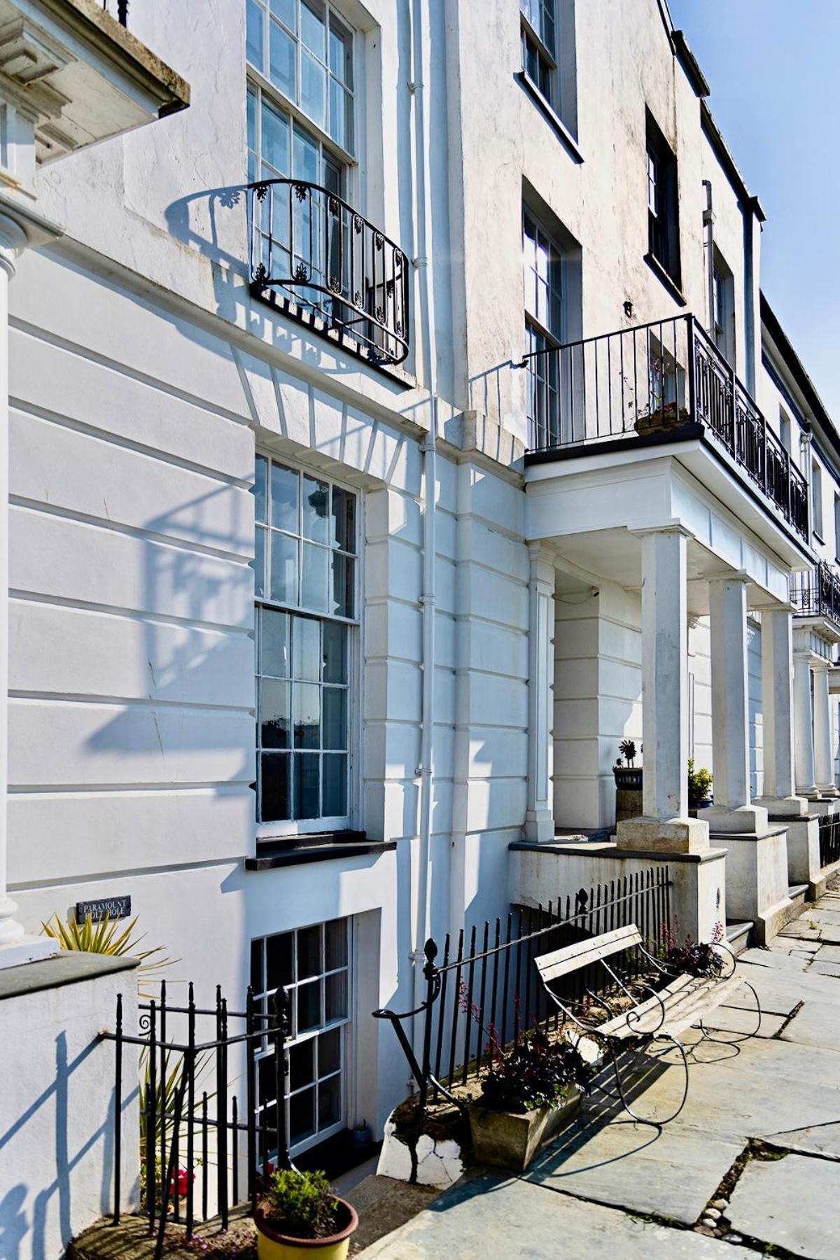 Paramount Apartments Ilfracombe, Arty Seaside Holiday Apartments Cameră foto